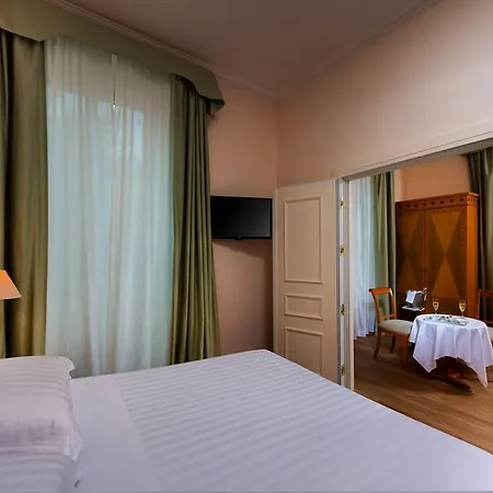 Grand Hotel